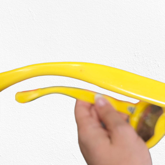 1950s Vintage Yellow Mod Cat Eye Sunglasses Bold Oval Frame Retro Funky Eyewear - Picture 10 of 12